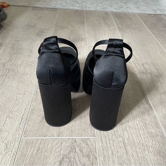 STEVEN MADDEN Charlize Black Satin Platform Heels 8 - Picture 5 of 7